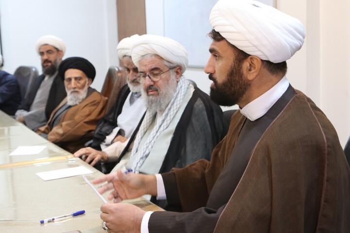 تصاویر/ جلسه معاون آموزش حوزه علمیه همدان با مسئولین حوزه علمیه همدان