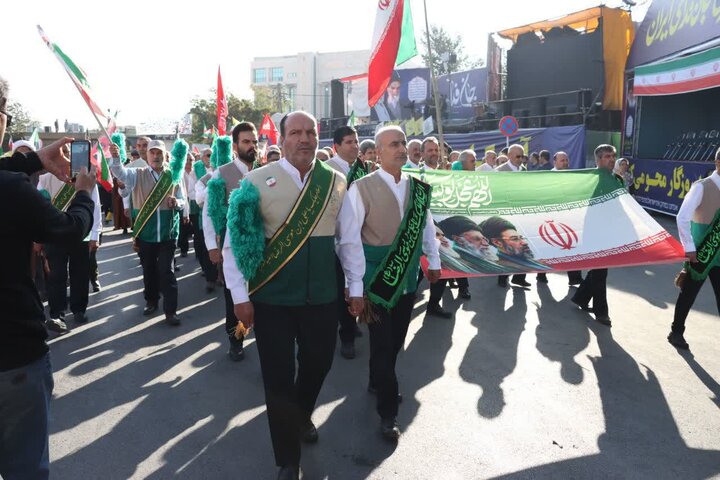 تصاویر/هم اکنون رزمایش بزرگ ۵۰ هزار نفری جان‌فدای ایران در اراک