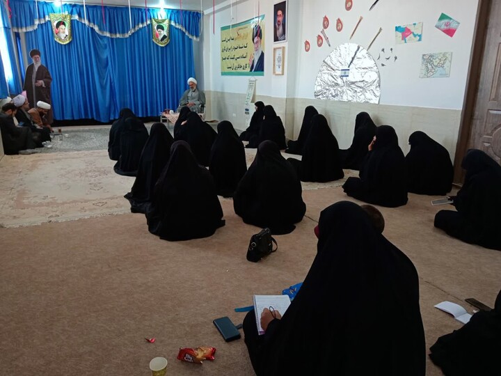 تصاویر| دیدار مدیر مرکز خدمات حوزه‌ علمیه خراسان جنوبی با طلاب مدرسه علمیه خوسف