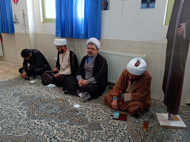 تصاویر| دیدار مدیر مرکز خدمات حوزه‌ علمیه خراسان جنوبی با طلاب مدرسه علمیه خوسف