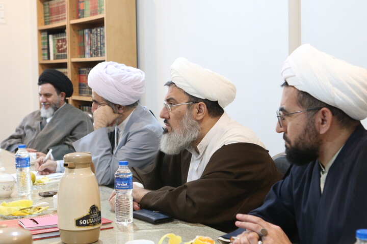 تصاویر/ جلسه معاون آموزش حوزه های علمیه با شورای معاونین حوزه علمیه همدان