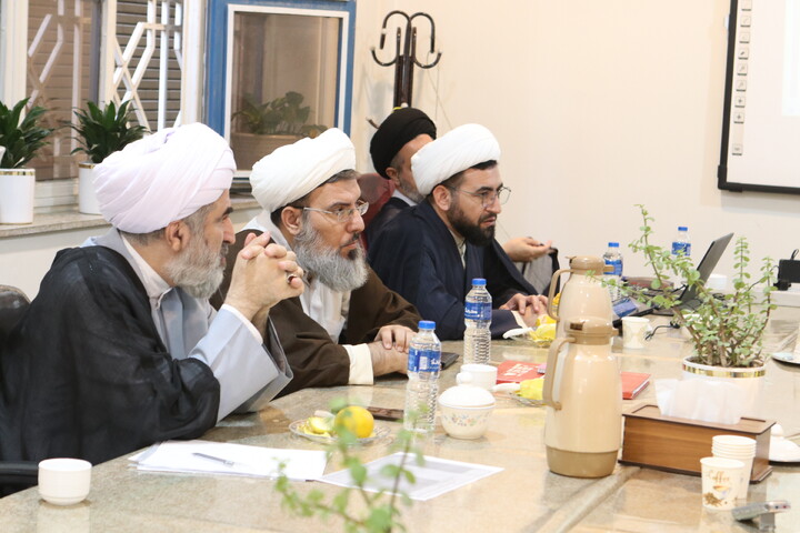 تصاویر/ جلسه معاون آموزش حوزه های علمیه با شورای معاونین حوزه علمیه همدان