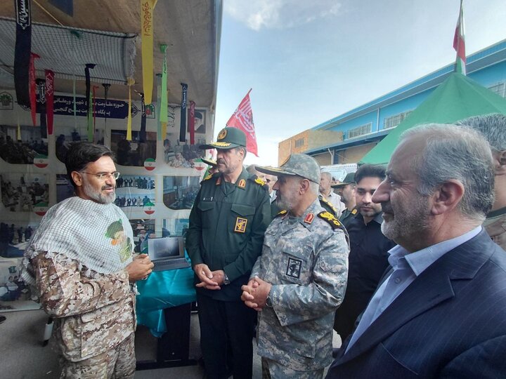 تصاویر/افتتاح نمایشگاه پایگاه‌های اسوه مقاومت در قروه