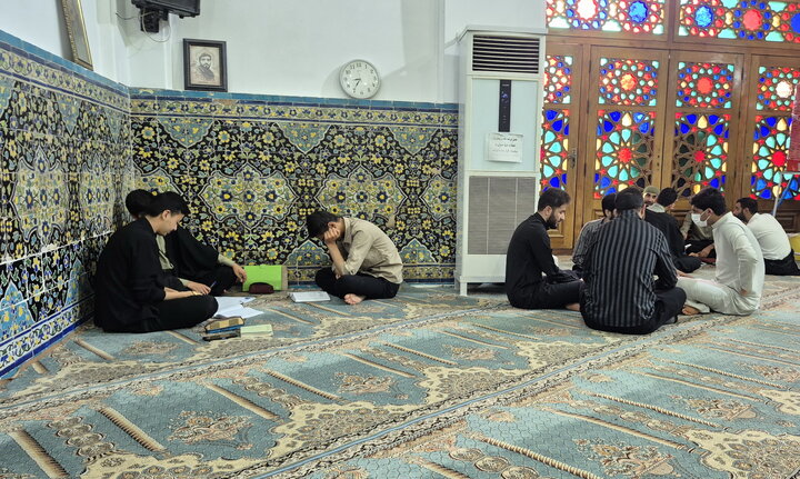 تصاویر/ مباحثه طلاب مدرسه علمیه امام‌ خمینی(ره) کاشان