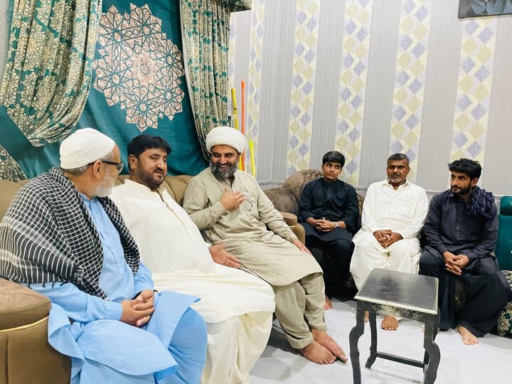 شہداء نے اپنے خون سے دین اسلام اور مکتبِ اہل بیت (ع) کو سربلند کردیا/علامہ مقصود ڈومکی کا وادی زہراء سندھ میں خواہران سے خطاب