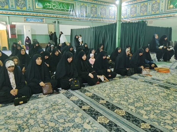 تصاویر/ بازدید طلاب جدیدالورد مدرسه علمیه الزهرا(س) ماهان از اتاق تربت سازمان عتبات و عالیات کرمان