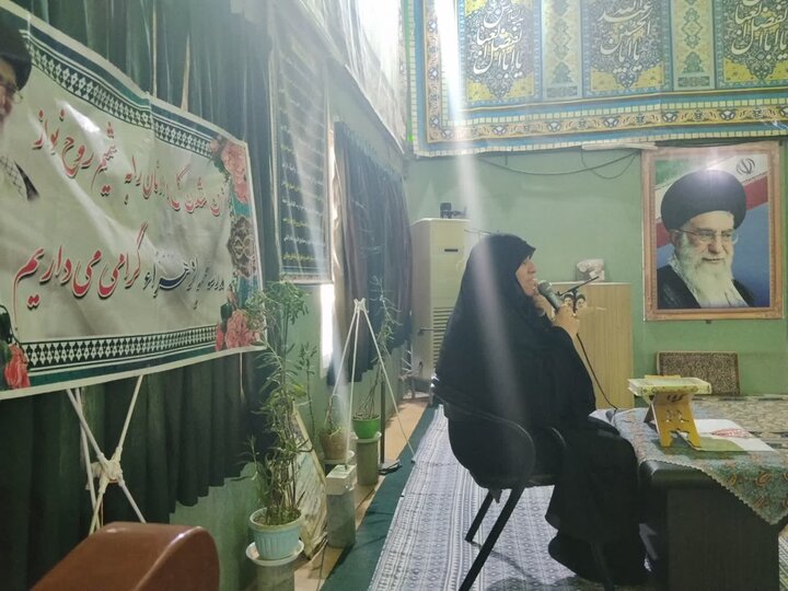 تصاویر/ بازدید طلاب جدیدالورد مدرسه علمیه الزهرا(س) ماهان از اتاق تربت سازمان عتبات و عالیات کرمان