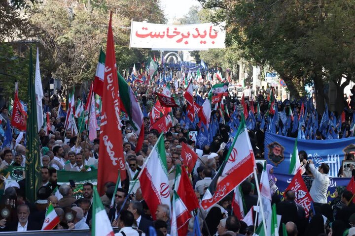 تصاویر/حضور و تجلیل از فرزندان شهدای اراک و اجرای راپل نظامی در رزمایش جان فدا