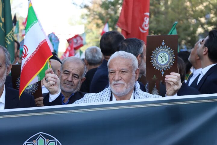تصاویر/حضور و تجلیل از فرزندان شهدای اراک و اجرای راپل نظامی در رزمایش جان فدا