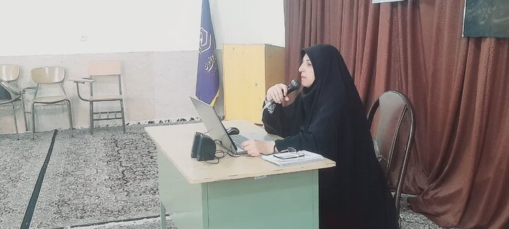 تصاویر/ نشست فرهنگی در مدرسه علمیه الزهرا (س) جیرفت