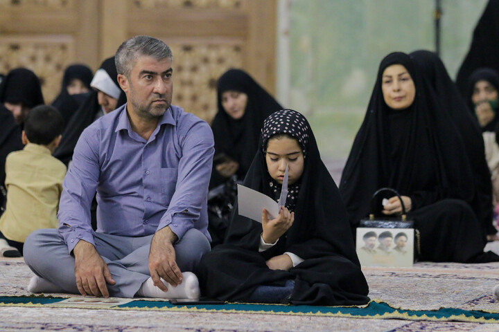 آیین غبارروبی حرم حضرت معصومه (س) مراسم تجلیل از خانواده‌های معظم شهدای روحانی و طلبه جنگ‌های تحمیلی دوم و سوم