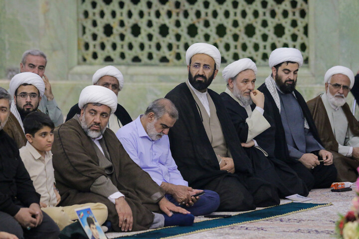 آیین غبارروبی حرم حضرت معصومه (س) مراسم تجلیل از خانواده‌های معظم شهدای روحانی و طلبه جنگ‌های تحمیلی دوم و سوم