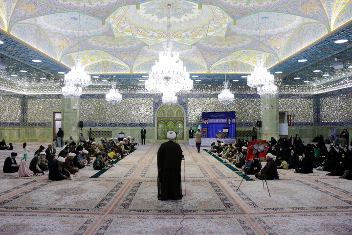 آیین غبارروبی حرم حضرت معصومه (س) مراسم تجلیل از خانواده‌های معظم شهدای روحانی و طلبه جنگ‌های تحمیلی دوم و سوم