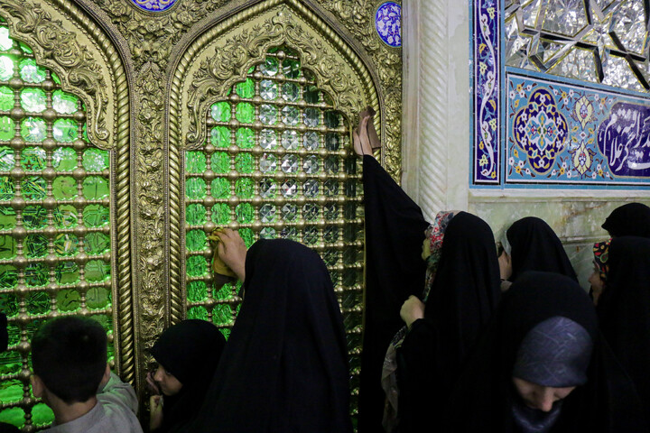 آیین غبارروبی حرم حضرت معصومه (س) مراسم تجلیل از خانواده‌های معظم شهدای روحانی و طلبه جنگ‌های تحمیلی دوم و سوم