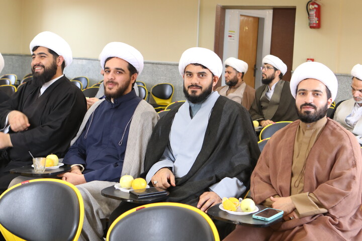 تصاویر/ جلسه معاون آموزش حوزه های علمیه با مدیران و معاونان مدارس علمیه همدان