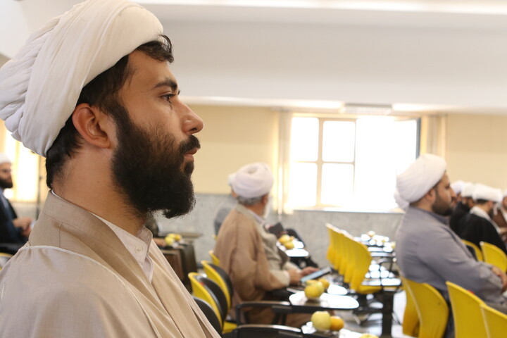 تصاویر/ جلسه معاون آموزش حوزه های علمیه با مدیران و معاونان مدارس علمیه همدان