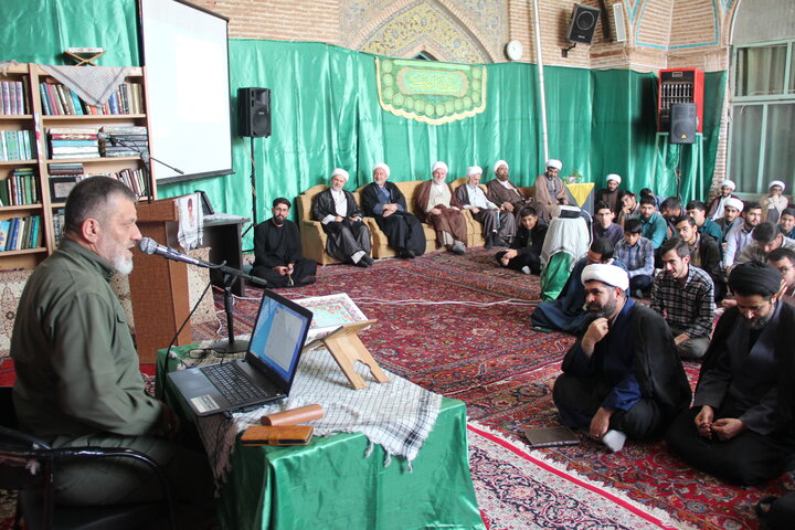 تصاویر / معارفه وتکریم فرمانده جدید بسیج طلاب مدارس علمیه استان قزوین