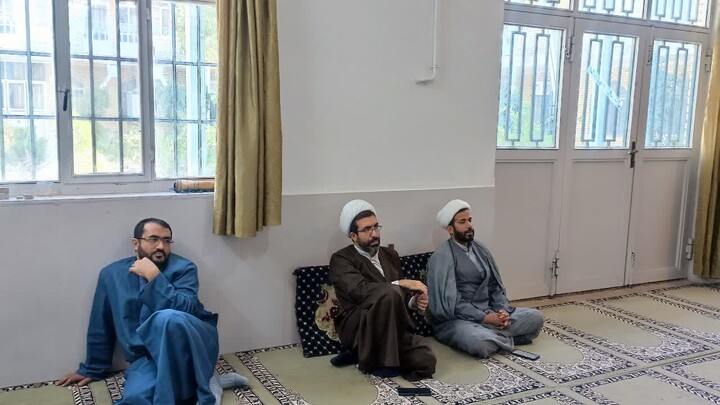 تصاویر / برگزاری نشست انگیزشی در مدرسه علمیه ولیعصر(عج)سامن