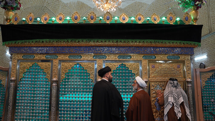 تصاویر/ حضور دبیر شورای عالی انقلاب فرهنگی در حرم حضرت موسی مبرقع(ع)