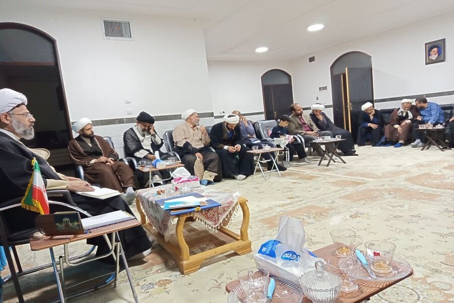 نشست ائمه جماعات کنگاور؛ از انسجام روحانیت تا تبدیل مسجد به پایگاه قرآنی+عکس