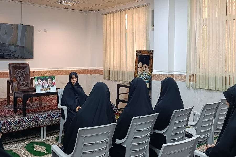 نشست مدیر مدرسه گناوه با مبلغین مدرسه علمیه گناوه