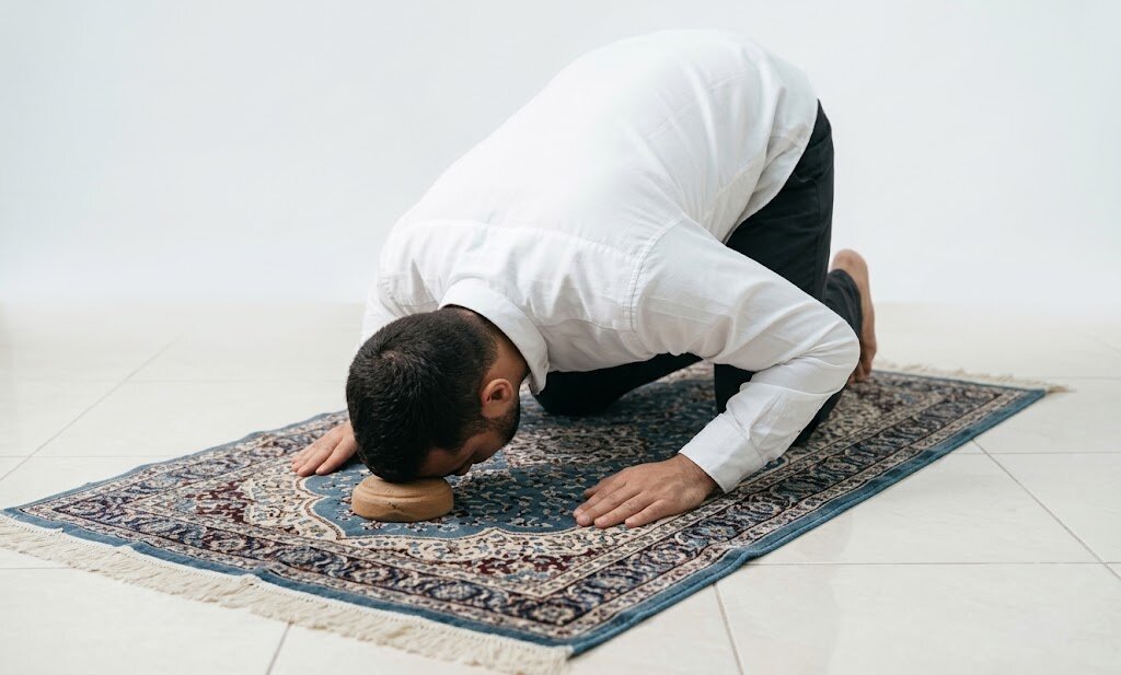 احکام شرعی | سجده بر کاشی و سرامیک