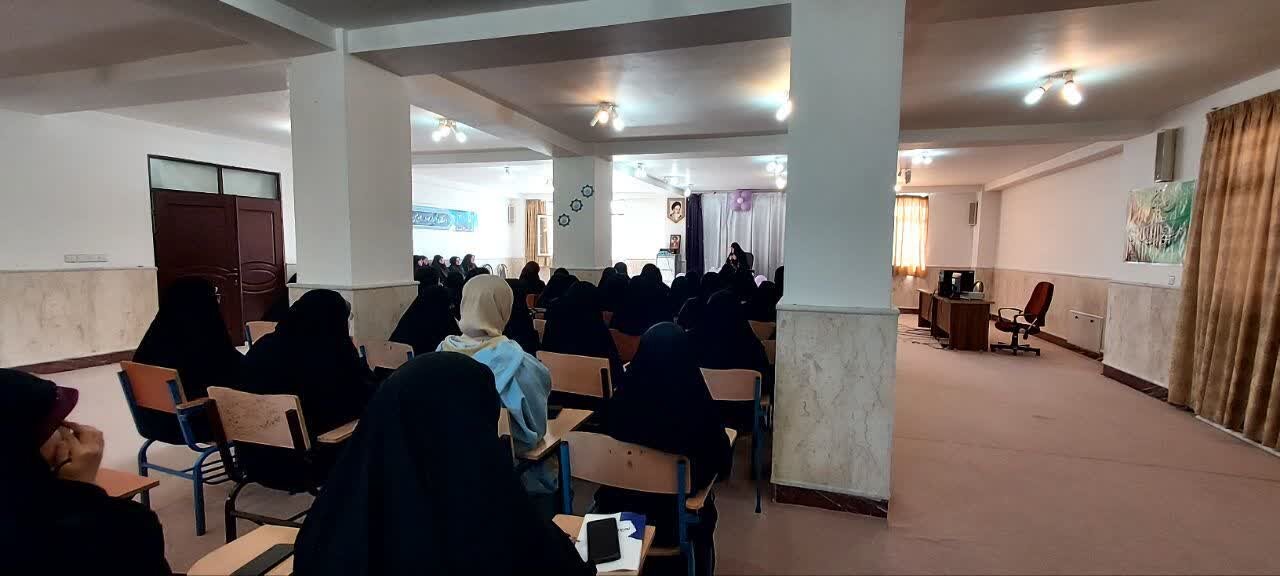 بیداری زن، زمینه‌ساز آگاهی و پویایی جامعه است