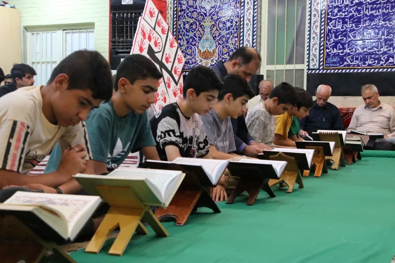 تفکر «دلِ پاک و هر کاری» کمین گاه نسل نوست. پیش از تصرف ذهن‌ها، خانه را با حدیث مزین کنید
