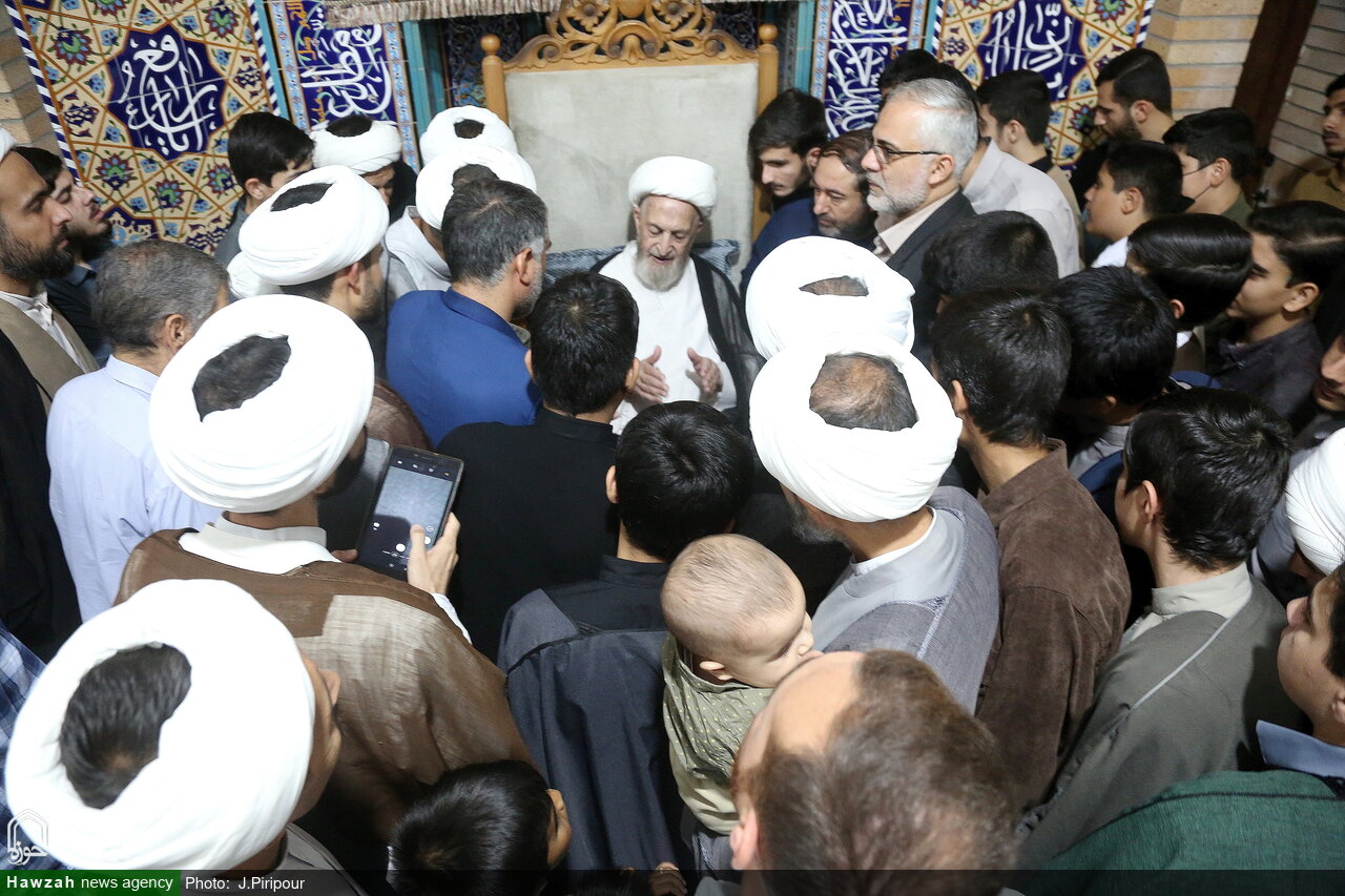 ایستادگی در برابر تهدید دشمن جلوهای از عظمت الهی است / دعای مکارمالاخلاق؛ برنامهای برای تربیت انسان عارف