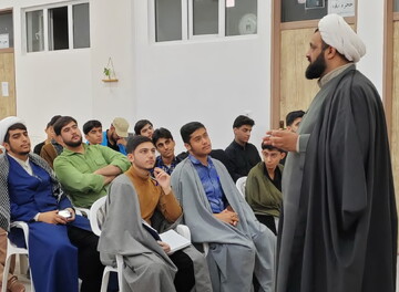  کارگاه‌ تهذیبی «عزت نفس» در مدرسه علمیه المهدی(عج) آران و بیدگل برگزار شد