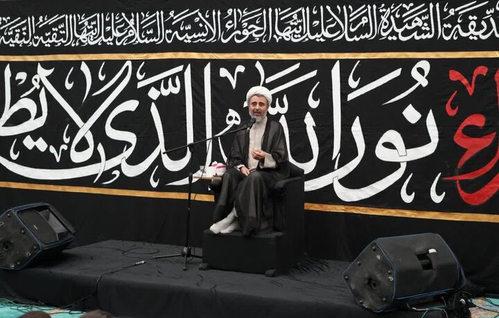 تصاویر/  مراسم عزاداری دهه اول فاطمیه در مصلای امام خمینی رحمه الله ارومیه