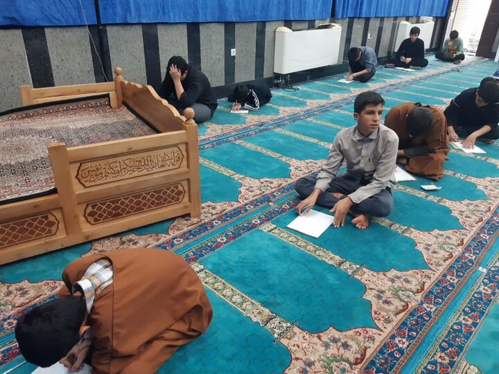 تصاویر/ برگزاری آزمون اختبار و تثبیت طلاب ورودی مدرسه علمیه شهید امام خامنه‌ای ارومیه