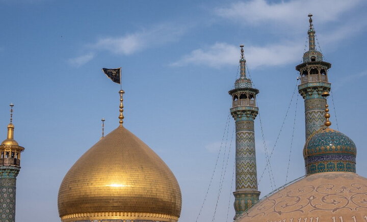 Photos/Le sanctuaire de Hazrat Masoumeh à Qom se pare des couleurs du deuil de Fatima al-Zahra