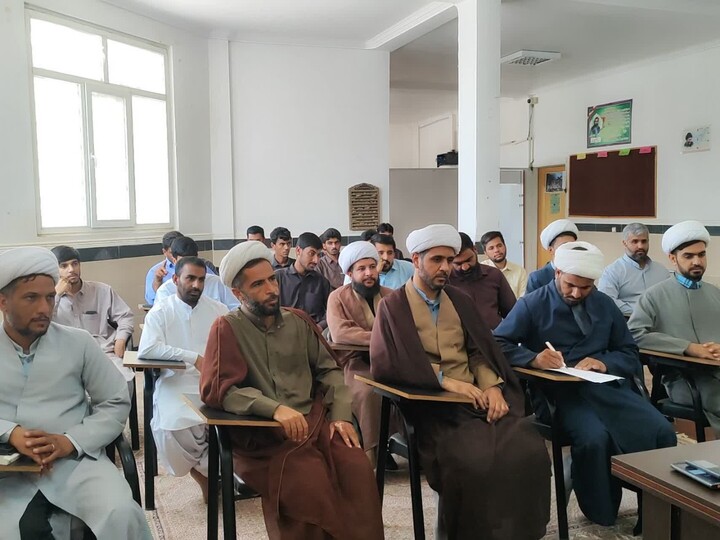 تصاویر/ برگزاری سومین جلسه از سلسله جلسات درس اخلاق در مدرسه علمیه امیرالمؤمنین (ع) شهرستان رودبارجنوب