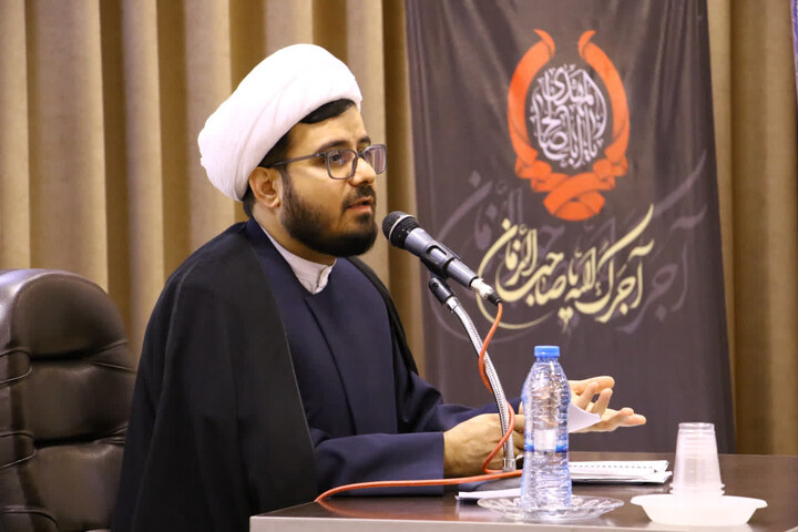 تصاویر| نشست هم اندیشی رئیس مرکز خدمات حوزه های علمیه با اعضای سازمان بسیج اساتید و نخبگان حوزه علمیه اصفهان