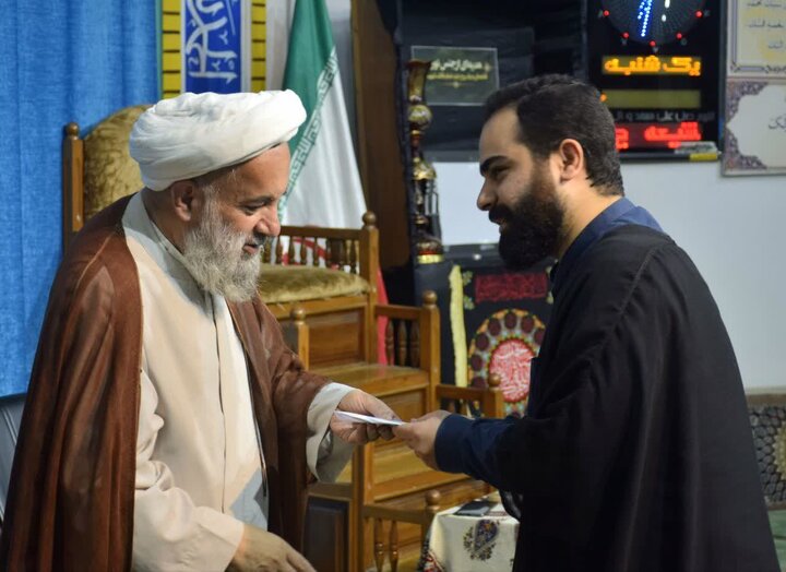تصاویر / تجلیل از طلاب ممتاز سال گذشته در مدرسه علمیه خاتم الانبیاء (ص) بابل