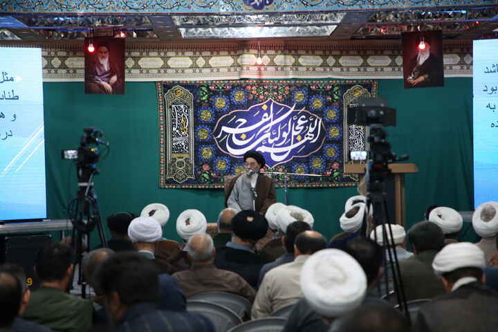 تصاویر/ برگزاری سی وسومین اجلاسیه نماز در اصفهان