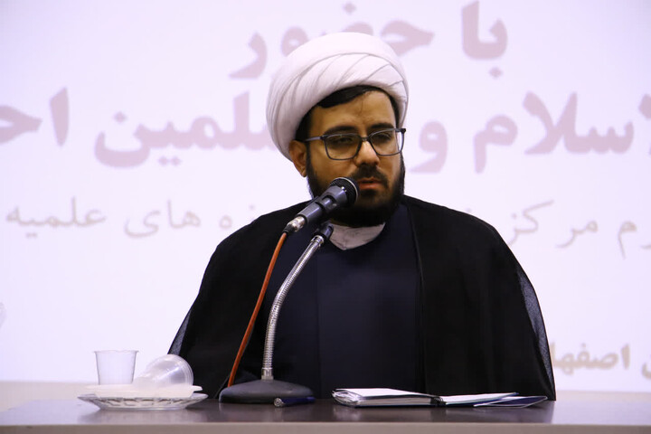 تصاویر| نشست مدیران مدارس علمیه اصفها با رئیس مرکز خدمات حوزه های علمیه کشور