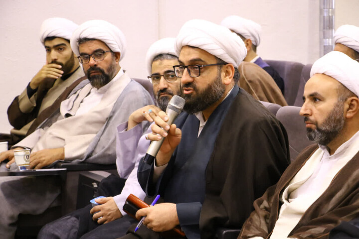 تصاویر| نشست مدیران مدارس علمیه اصفها با رئیس مرکز خدمات حوزه های علمیه کشور