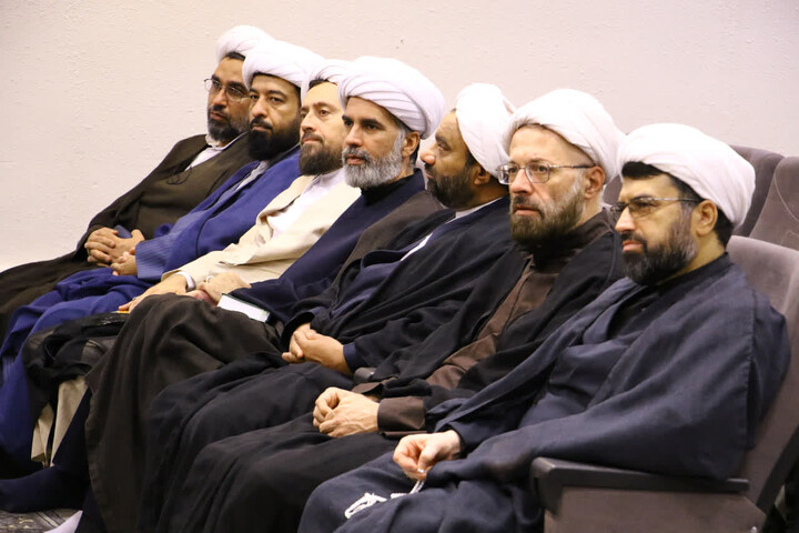 تصاویر| نشست مدیران مدارس علمیه اصفها با رئیس مرکز خدمات حوزه های علمیه کشور