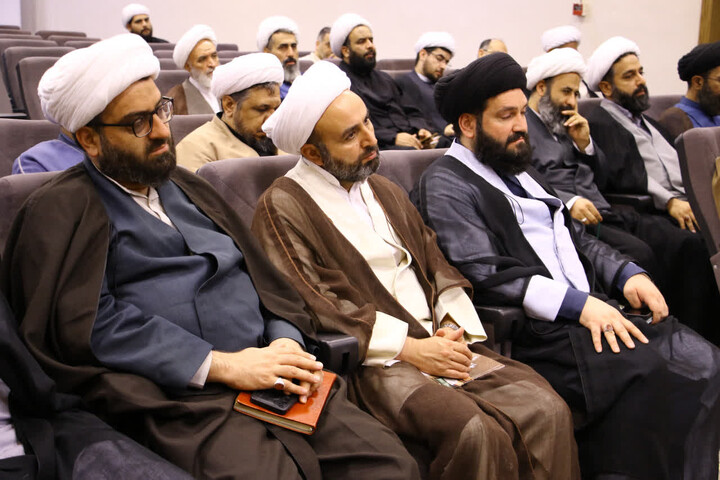 تصاویر| نشست مدیران مدارس علمیه اصفها با رئیس مرکز خدمات حوزه های علمیه کشور