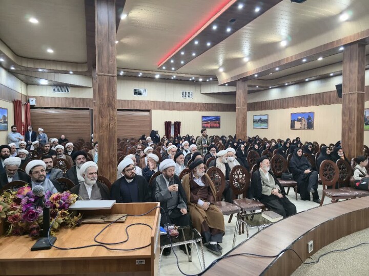 تصاویر| گردهمایی روحانیون رزمنده و ایثارگر حوزه علمیه اصفهان با حضور رئیس مرکز خدمات حوزه‌های علمیه