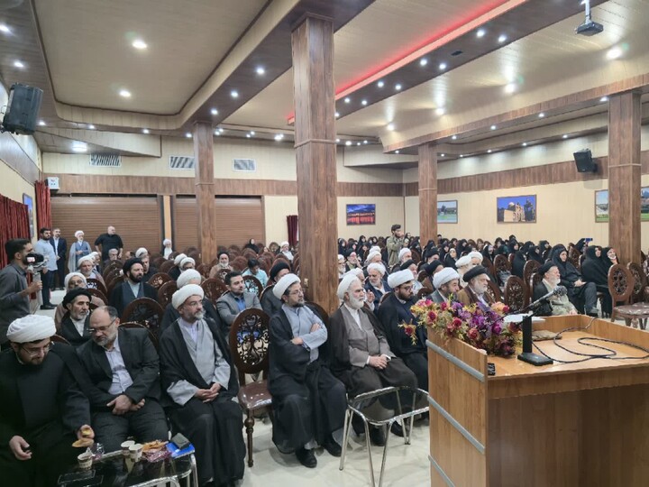 تصاویر| گردهمایی روحانیون رزمنده و ایثارگر حوزه علمیه اصفهان با حضور رئیس مرکز خدمات حوزه‌های علمیه