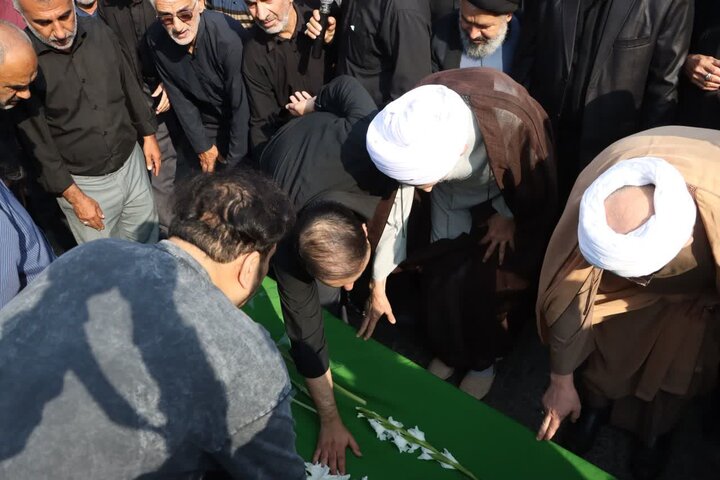 تصاویر/  اقامه نماز و تشییع پیکر جانباز و رزمنده دفاع مقدس در بهشهر، با حضور نماینده ولی‌فقیه مازندران