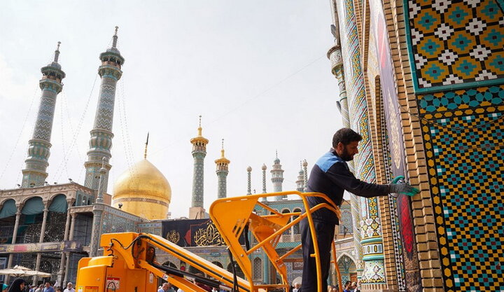 حرم بانوی کرامت سیاهپوش عزای مادر سادات شد