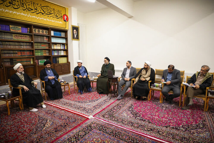 تصاویر / دیدار امام جمعه قزوین با علما وروحانیون استان زنجان