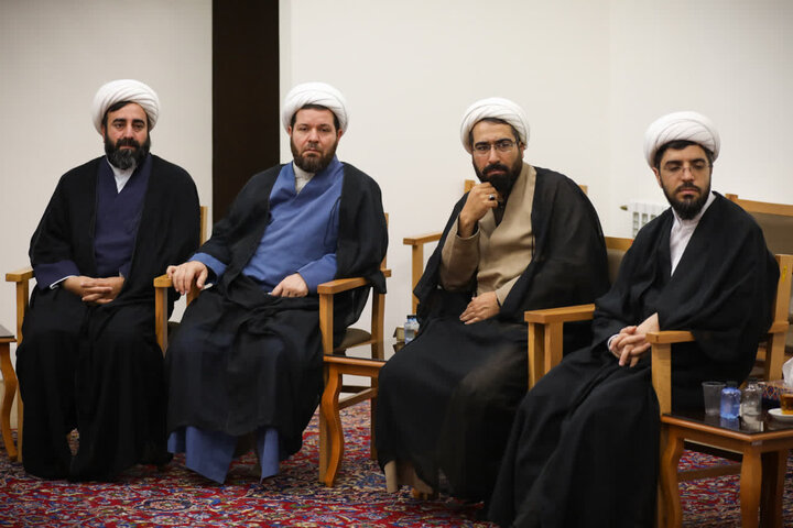 تصاویر / دیدار امام جمعه قزوین با علما وروحانیون استان زنجان