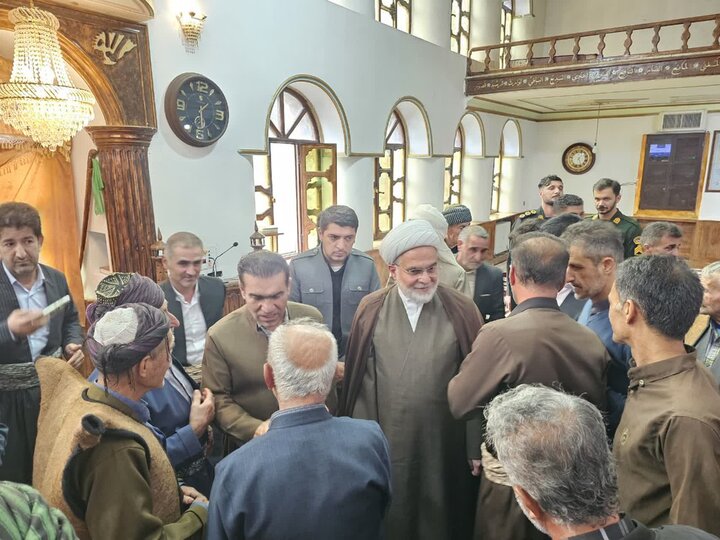 تصاویر/دیدار و گفت‌وگوی نماینده ولی‌فقیه در کردستان با مردم شهر اورامان
