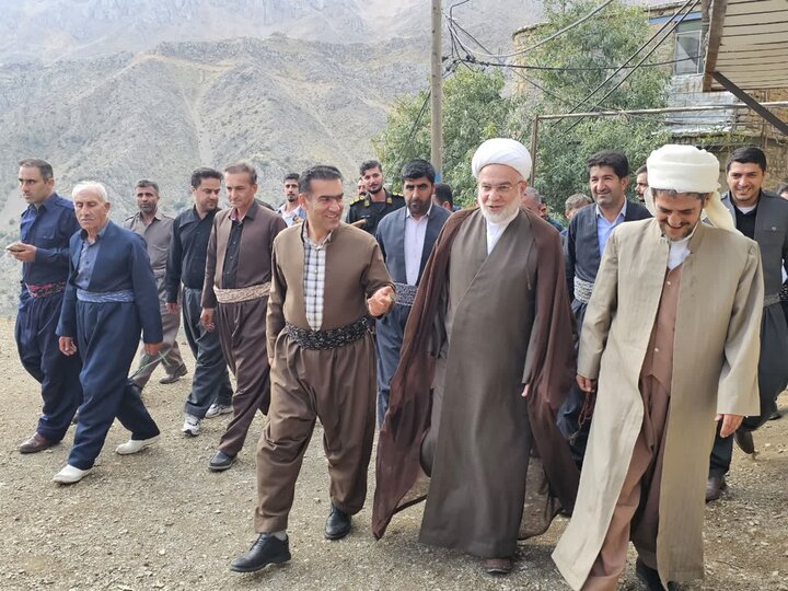 تصاویر/دیدار و گفت‌وگوی نماینده ولی‌فقیه در کردستان با مردم شهر اورامان