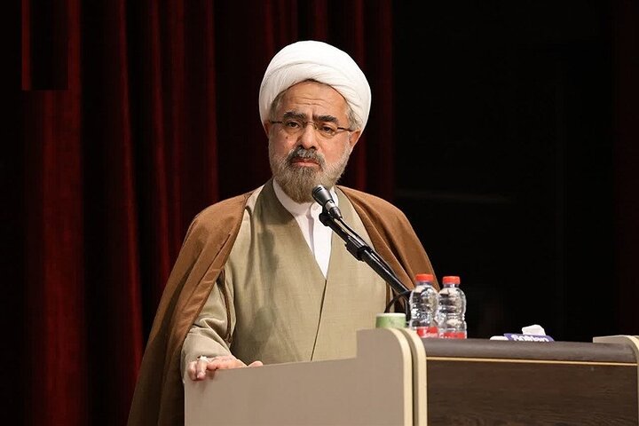 استاد کاملان از مفاخر ریشه‌دار و تجلی «حیات حکیمانه» در حوزه است